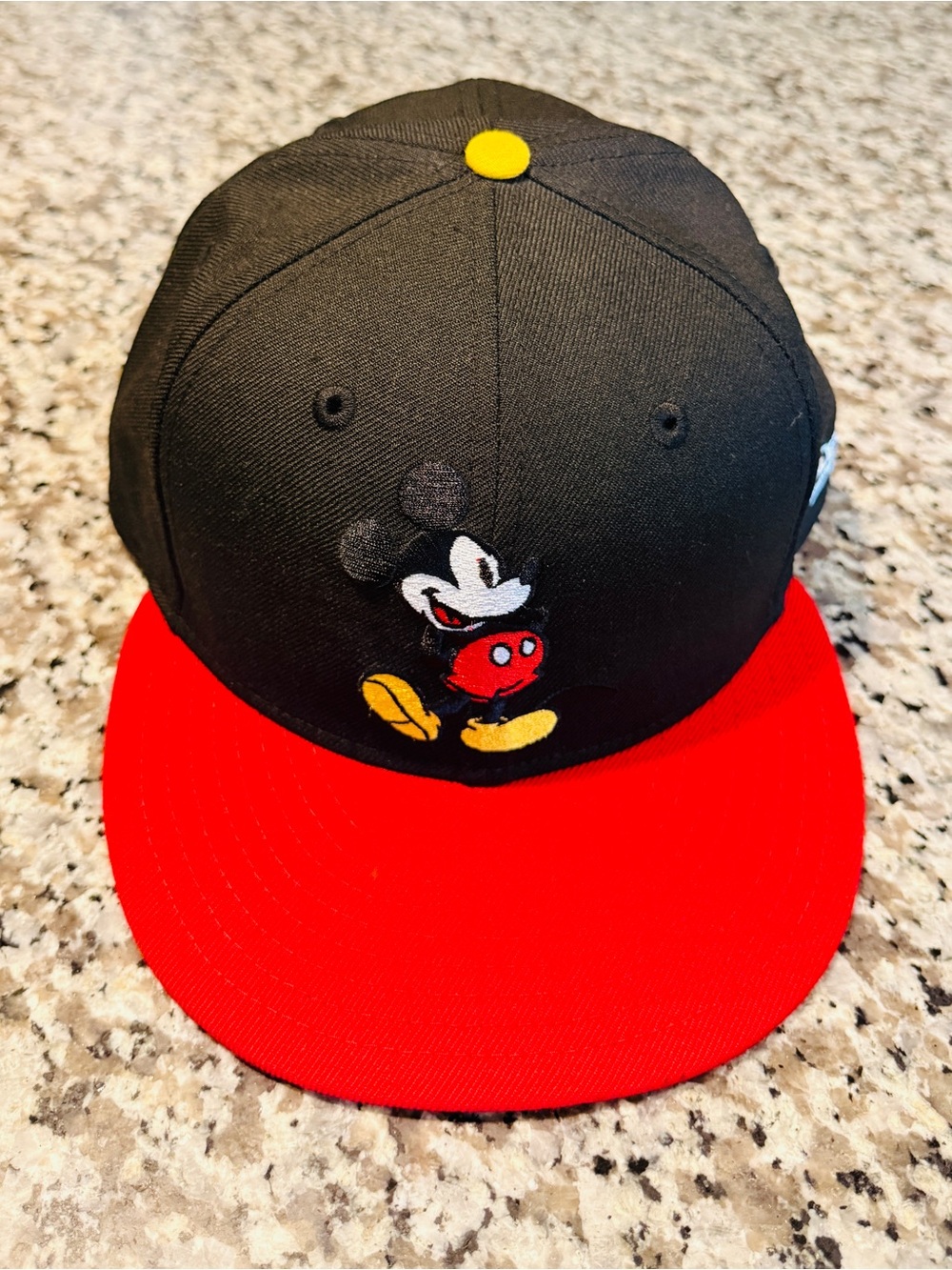 New Era Mickey Mouse 7 5/8